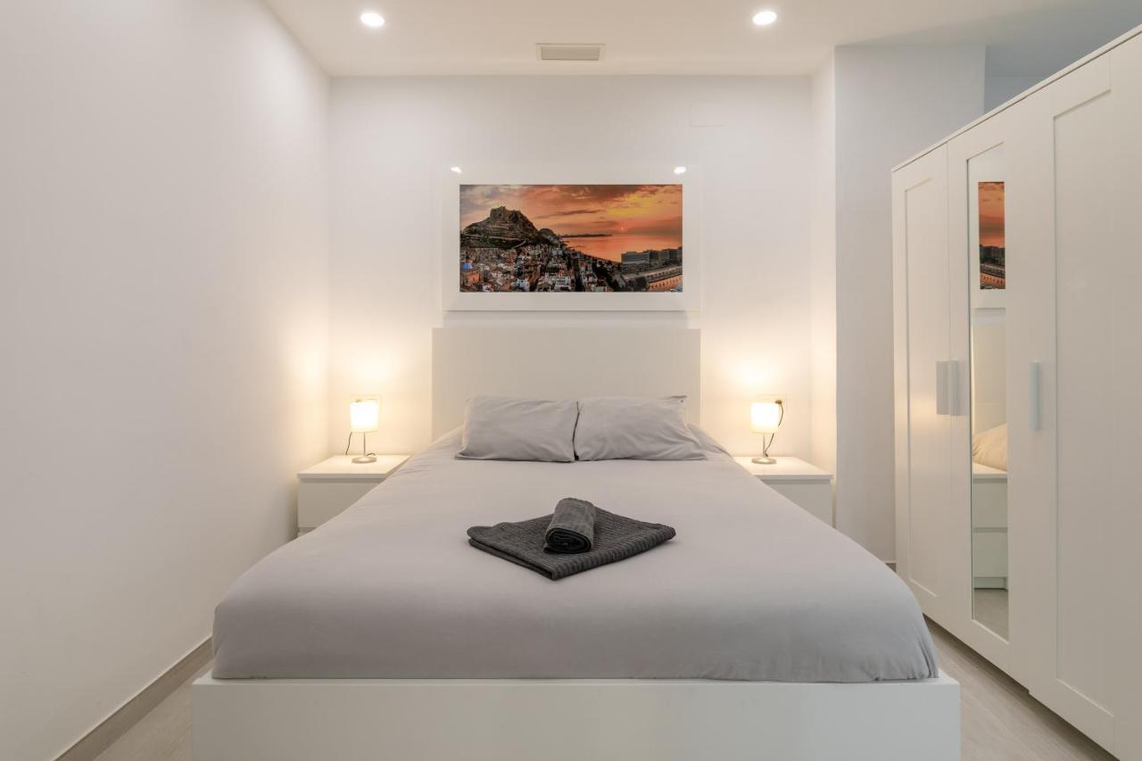 Alison'S Apartment Alicante Luaran gambar